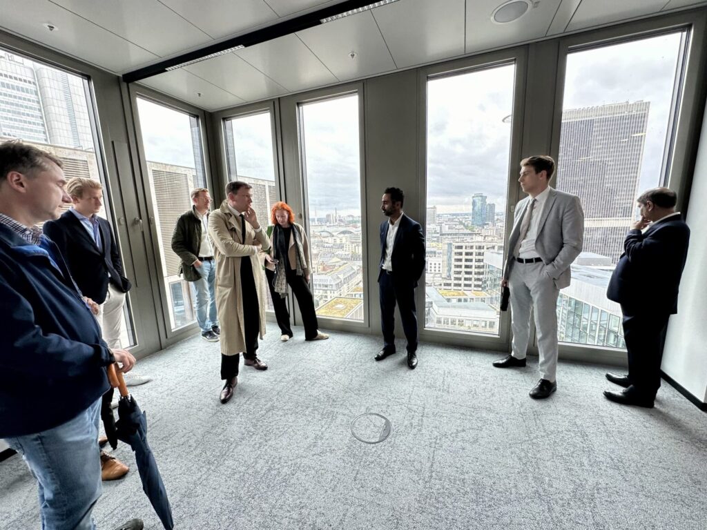 Diskursive Führung zu Architektur von Hochhausprojekten und Stadtentwicklung: mit Blick aus dem 16. Stock des Marienturms